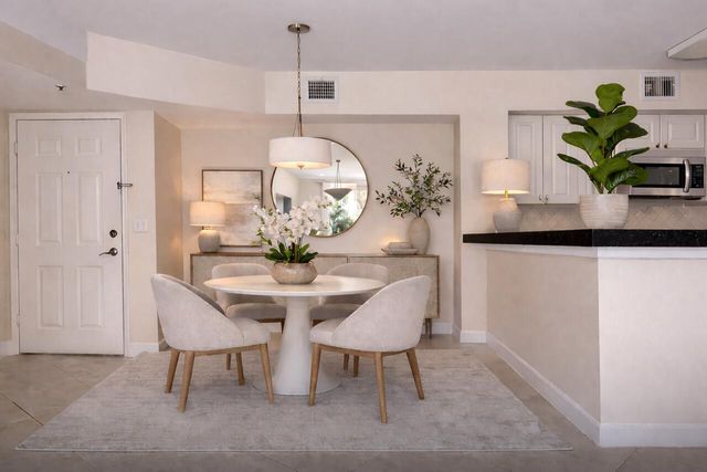 110 Yacht Club Way 105, Hypoluxo, FL 33462