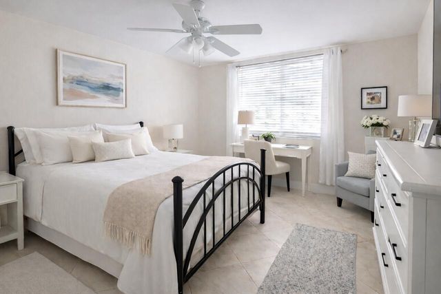 110 Yacht Club Way 105, Hypoluxo, FL 33462