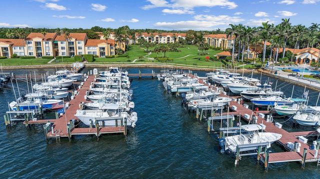 110 Yacht Club Way 105, Hypoluxo, FL 33462