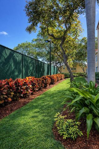 110 Yacht Club Way 105, Hypoluxo, FL 33462