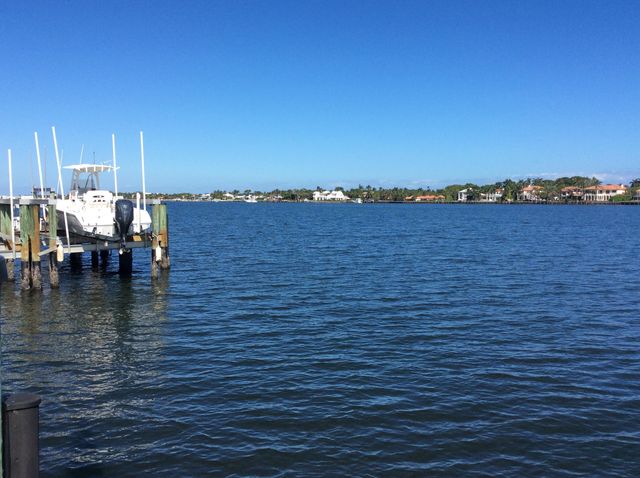 110 Yacht Club Way 105, Hypoluxo, FL 33462