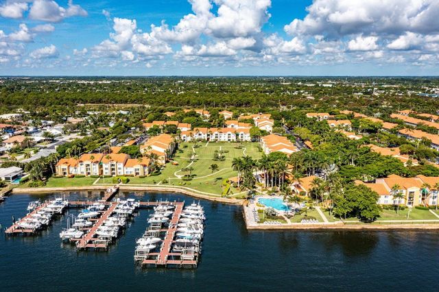 110 Yacht Club Way 105, Hypoluxo, FL 33462