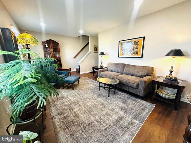 126 N STATION ST, Telford, PA 18969