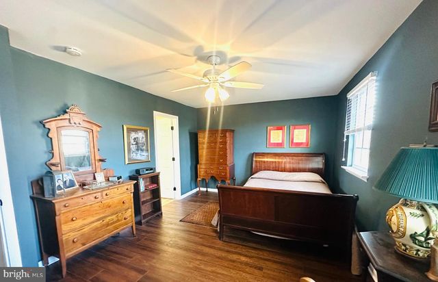 126 N STATION ST, Telford, PA 18969