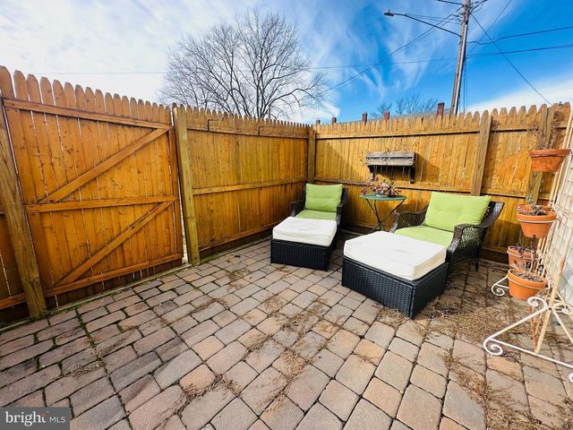 126 N STATION ST, Telford, PA 18969