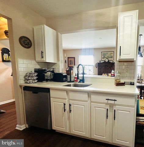 126 N STATION ST, Telford, PA 18969