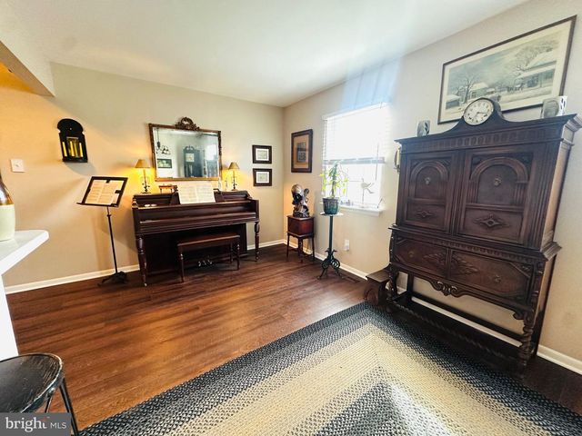 126 N STATION ST, Telford, PA 18969