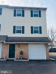 126 N STATION ST, Telford, PA 18969