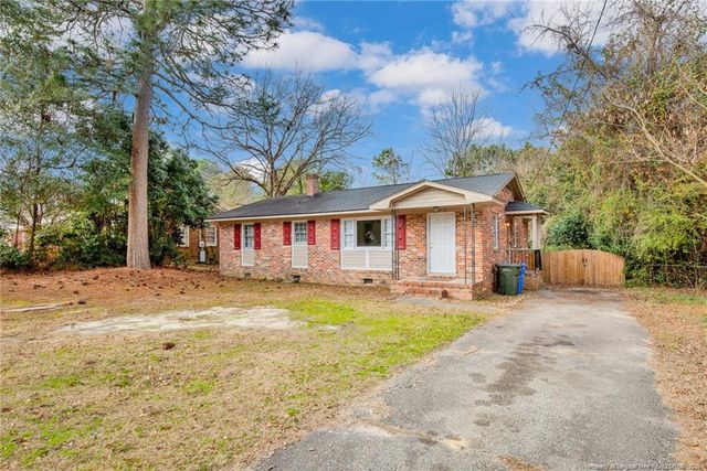 1672 Wellons Drive, Fayetteville, NC 28304