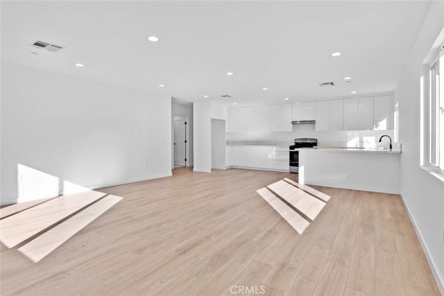 6842 Cedros Avenue, Van Nuys, CA 91405