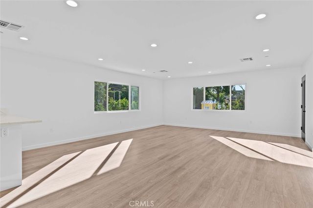 6842 Cedros Avenue, Van Nuys, CA 91405