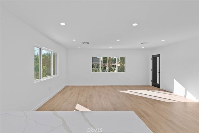 6842 Cedros Avenue, Van Nuys, CA 91405