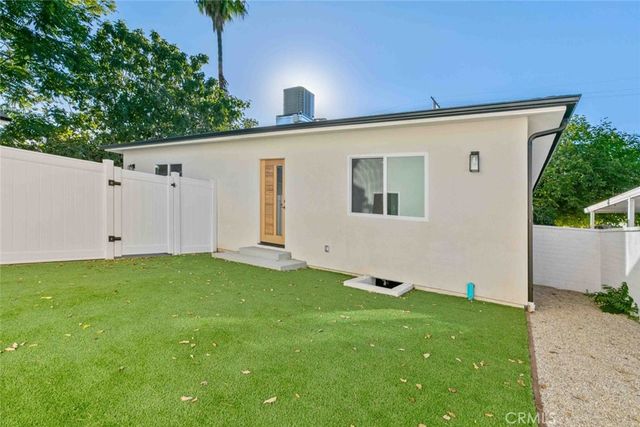 6842 Cedros Avenue, Van Nuys, CA 91405
