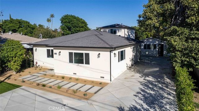 6842 Cedros Avenue, Van Nuys, CA 91405