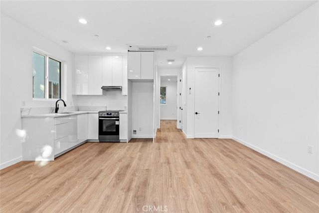 6842 Cedros Avenue, Van Nuys, CA 91405