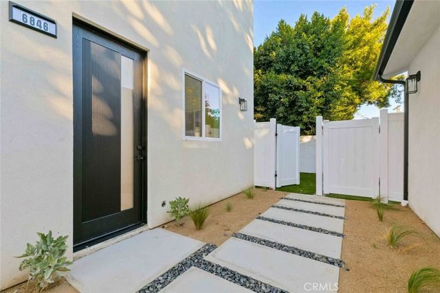 6842 Cedros Avenue, Van Nuys, CA 91405