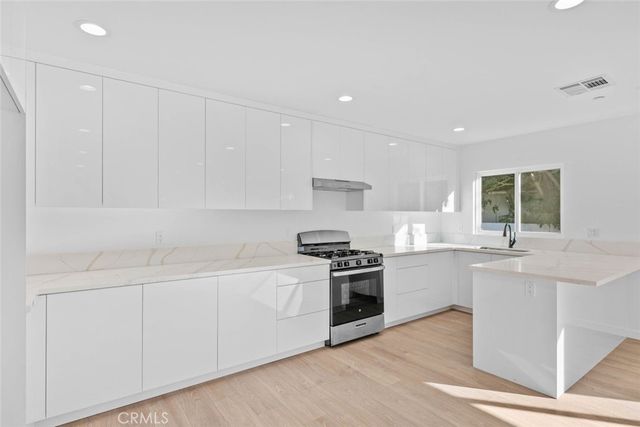 6842 Cedros Avenue, Van Nuys, CA 91405