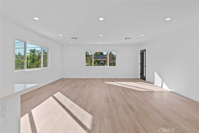 6842 Cedros Avenue, Van Nuys, CA 91405