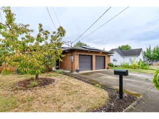 714 S MERIDIAN St, Newberg, OR 97132