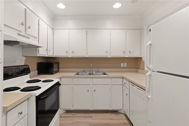 1000 Mallery Street Ext B5, St Simons Island, GA 31522