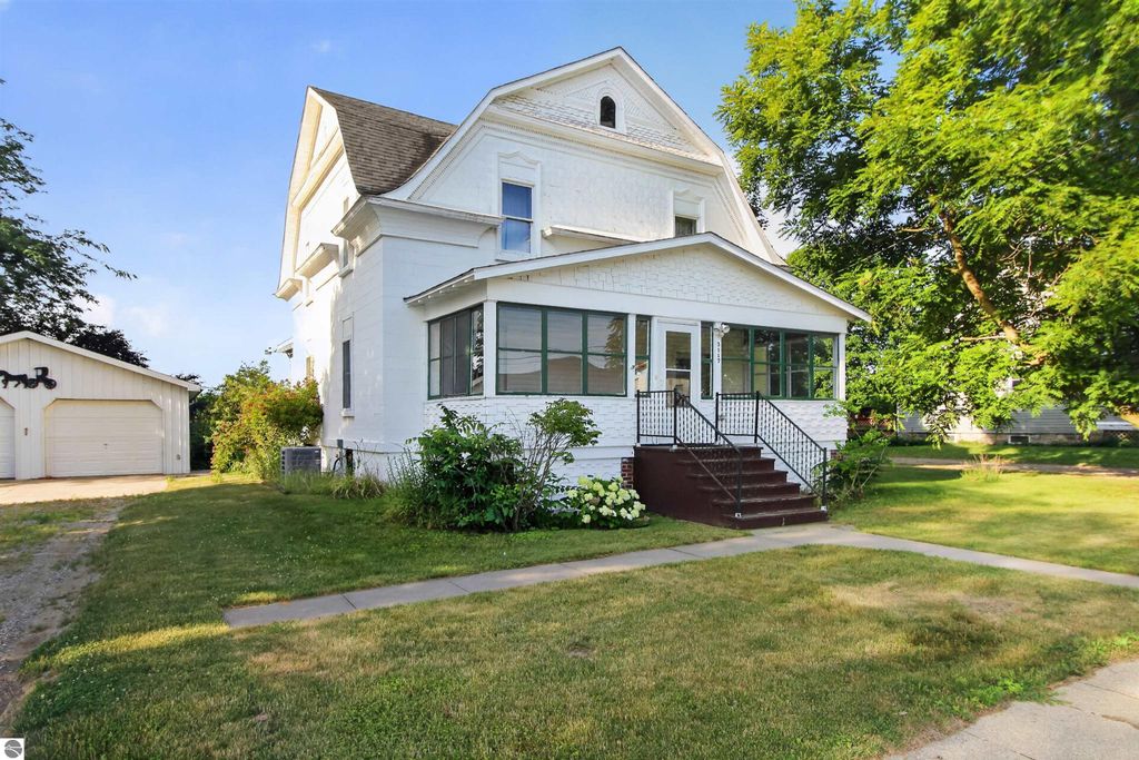 Image 2 of property listing at 3117 W Beal City Road, Weidman, MI 48893