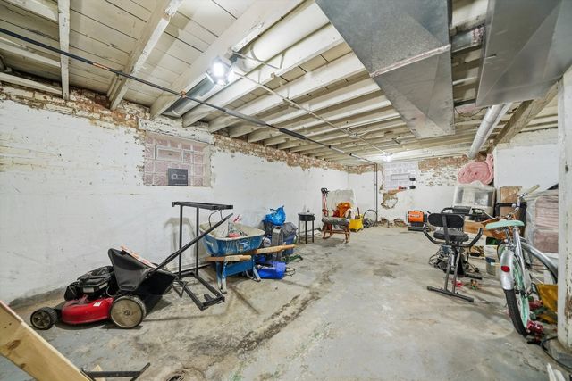 8539 S Saginaw Avenue SE, Chicago, IL 60617