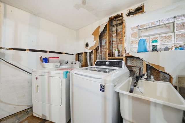 8539 S Saginaw Avenue SE, Chicago, IL 60617