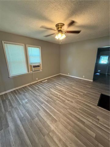 1614 S McCoy Street, Independence, MO 64055