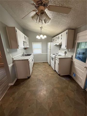 1614 S McCoy Street, Independence, MO 64055