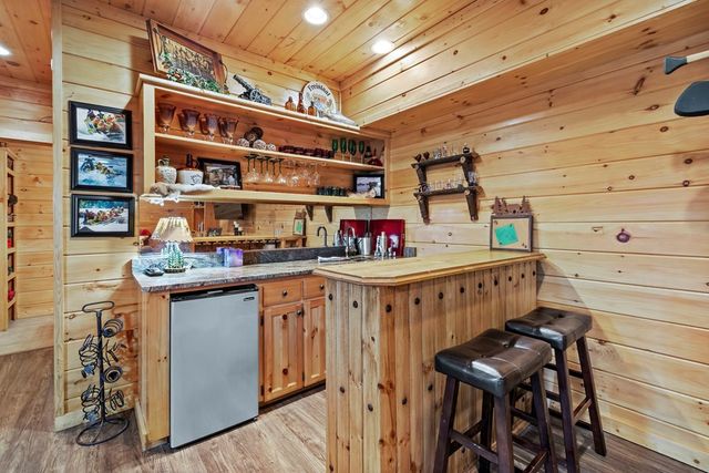 25 Unaka Trail, Mineral Bluff, GA 30559