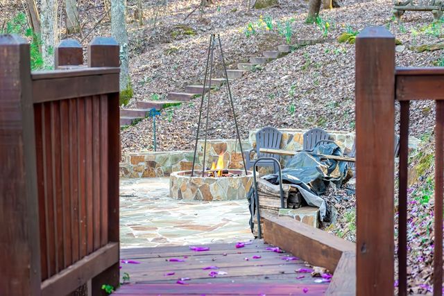 25 Unaka Trail, Mineral Bluff, GA 30559