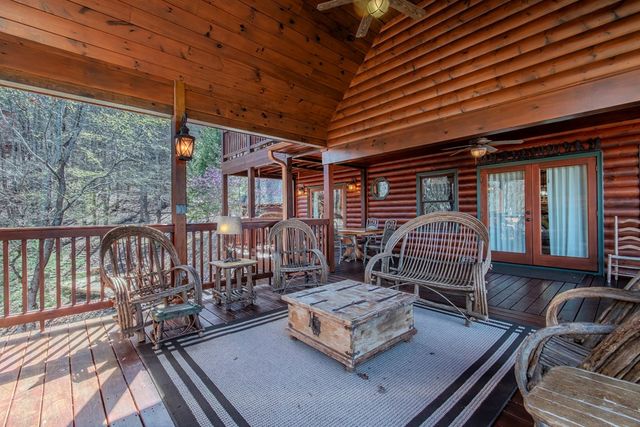 25 Unaka Trail, Mineral Bluff, GA 30559