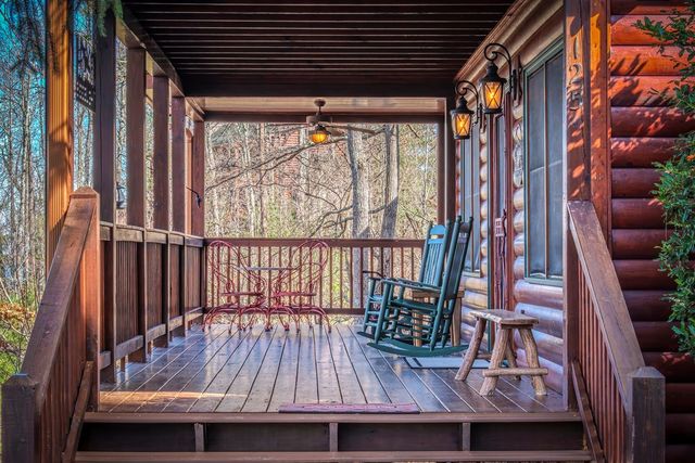 25 Unaka Trail, Mineral Bluff, GA 30559