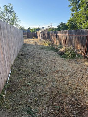 2135 Pine St, Ceres, CA 95307