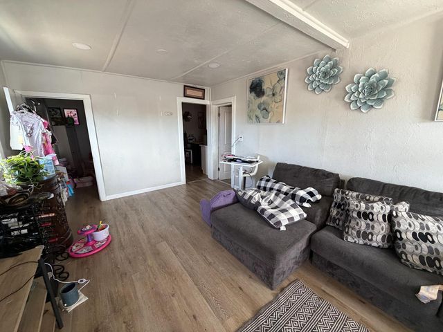 2135 Pine St, Ceres, CA 95307