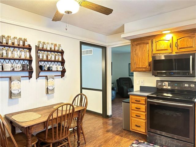 5523 NW Seminole Drive, Kansas City, MO 64152