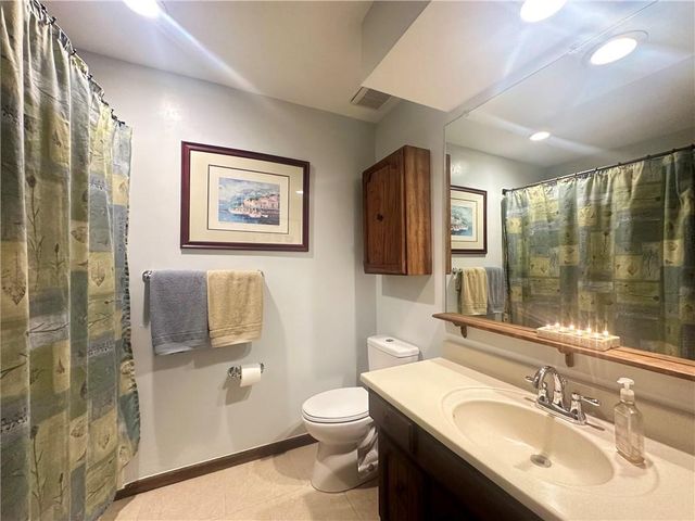 5523 NW Seminole Drive, Kansas City, MO 64152