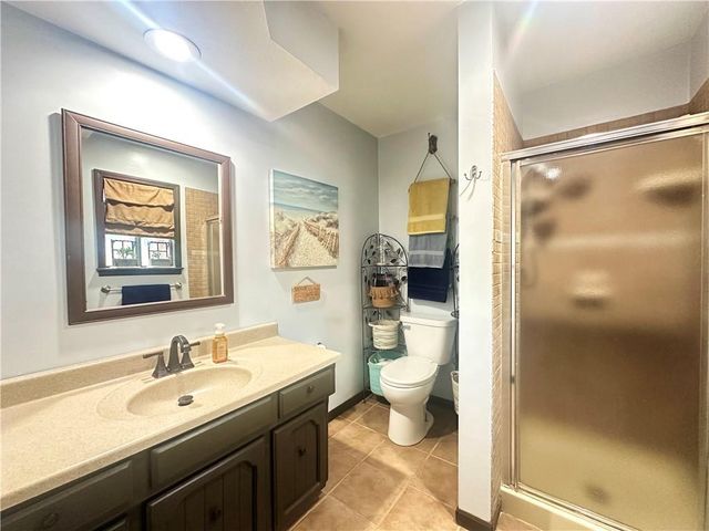 5523 NW Seminole Drive, Kansas City, MO 64152