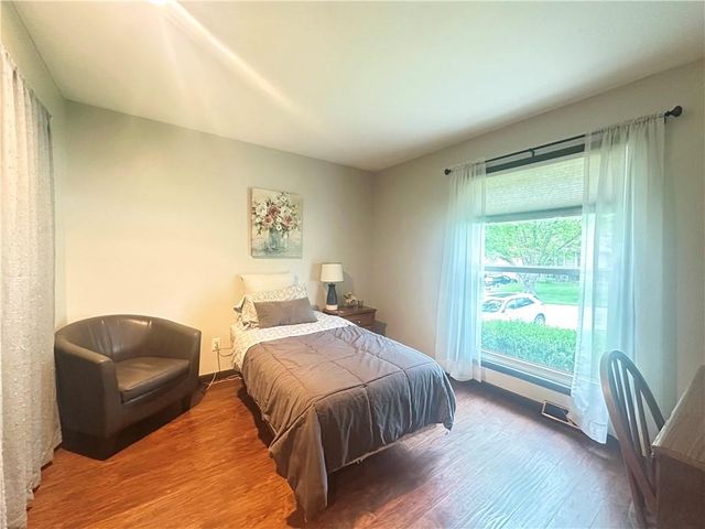 5523 NW Seminole Drive, Kansas City, MO 64152