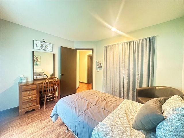 5523 NW Seminole Drive, Kansas City, MO 64152