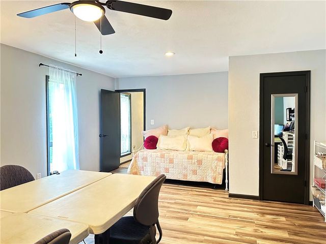 5523 NW Seminole Drive, Kansas City, MO 64152