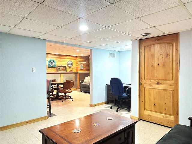 5523 NW Seminole Drive, Kansas City, MO 64152