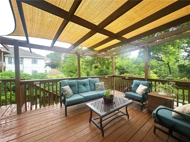 5523 NW Seminole Drive, Kansas City, MO 64152