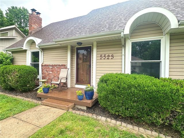 5523 NW Seminole Drive, Kansas City, MO 64152