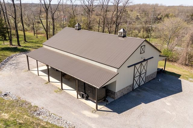 9909 Decatur Road, Marion, IL 62959