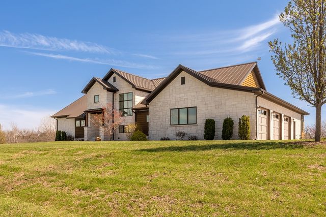 9909 Decatur Road, Marion, IL 62959