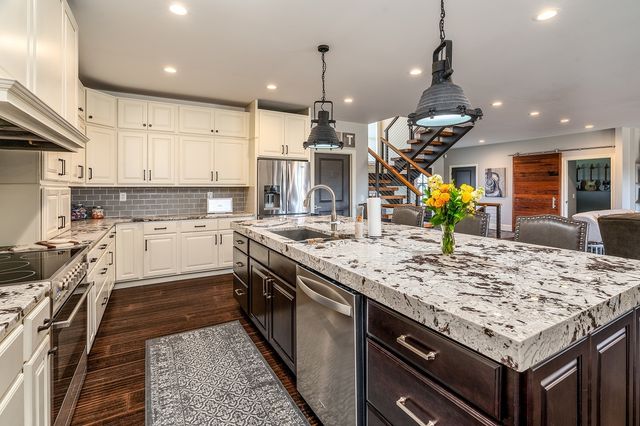 9909 Decatur Road, Marion, IL 62959