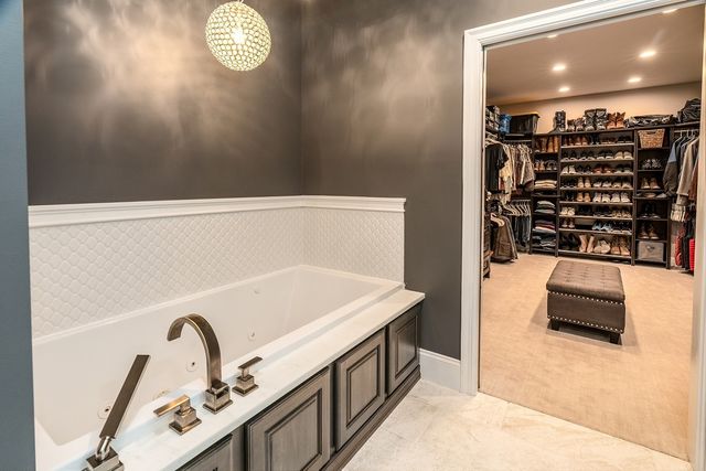 9909 Decatur Road, Marion, IL 62959