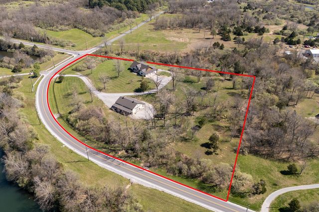 9909 Decatur Road, Marion, IL 62959