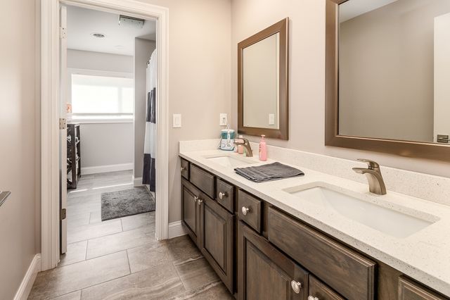 9909 Decatur Road, Marion, IL 62959